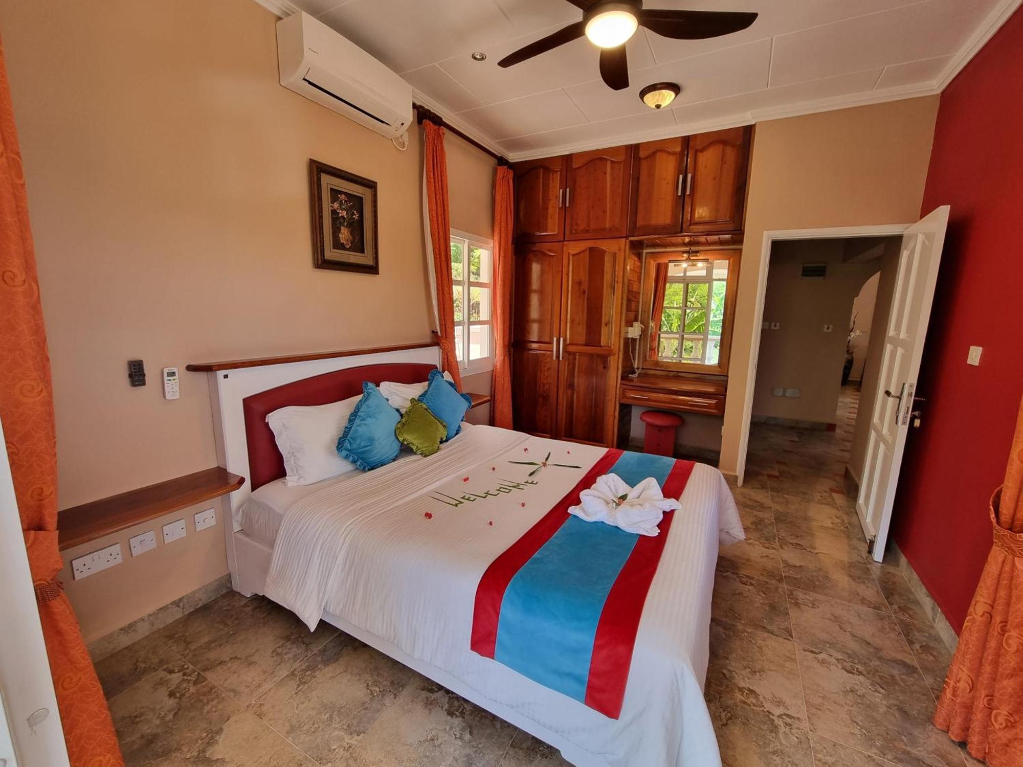 Au Fond De Mer View Anse Royale Habitación foto